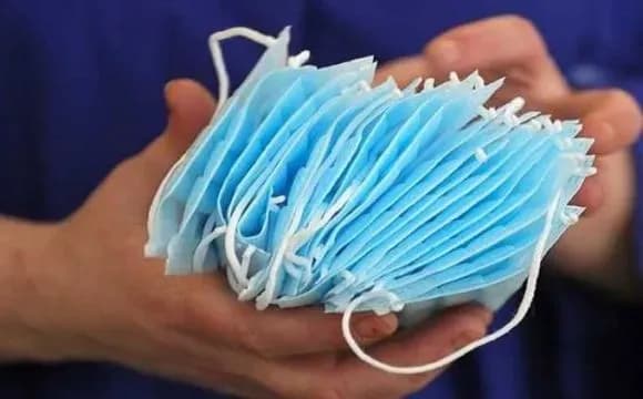 У школах дозволяється носити саморобні маски – Шкарлет