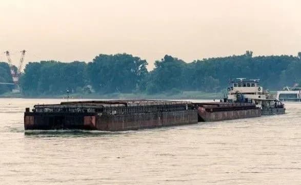 Річковий транспорт дешевший і може успішно розвантажити дороги – експерт