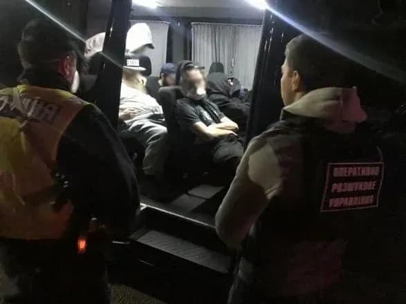 На Закарпатті та Львівщині затримали паломників, які спробували незаконно потрапити в Україну