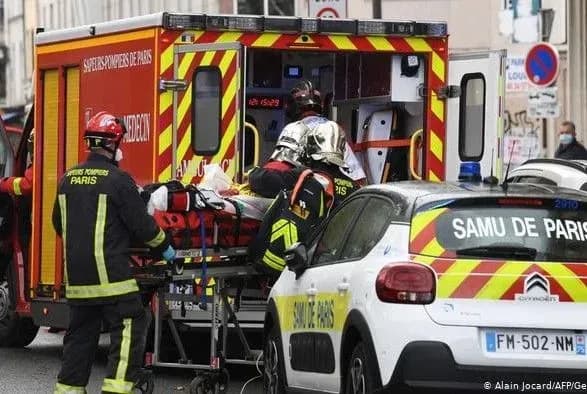 У Парижі напад на журналістів біля Charlie Hebdo визнали терактом