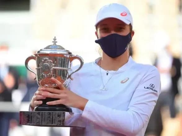 Польська тенісистка сенсаційно стала тріумфаторкою "Ролан Гаррос"