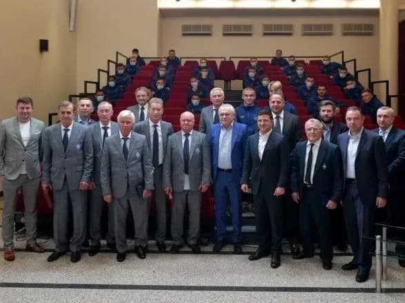 Зеленський зустрівся з легендами київського "Динамо"