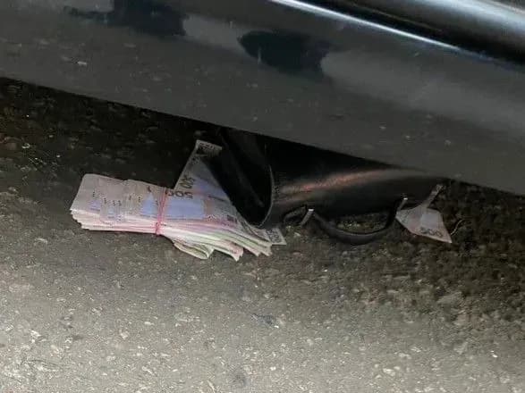 Начальника одного из подразделений филиала "Южная железная дорога" задержали на взятке