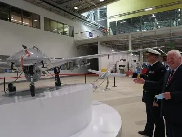 Командувач ВМС України оглянув виробництво дронів у Туреччині