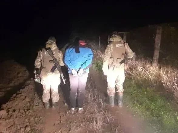 На кордоні з Угорщиною затримали іноземця, який йшов "до мами в Німеччину"