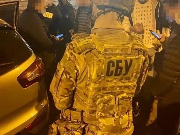 Залякували жителів окупованих територій: бойовиків "ЛНР" викрили на використанні підроблених поштових марок Укрпошти