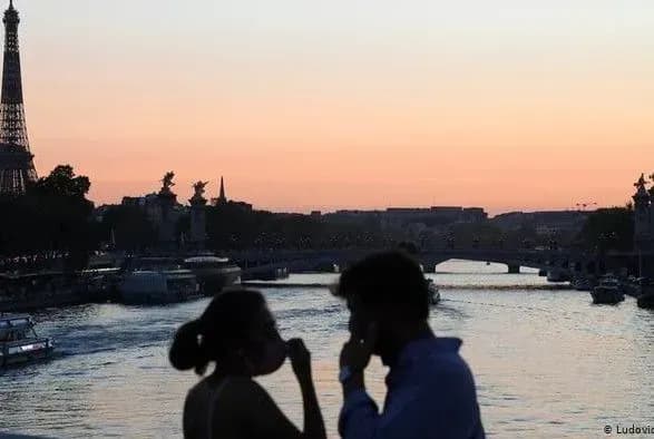 У Франції за добу рекордні за час пандемії понад 41 тис. нових випадків COVID-19