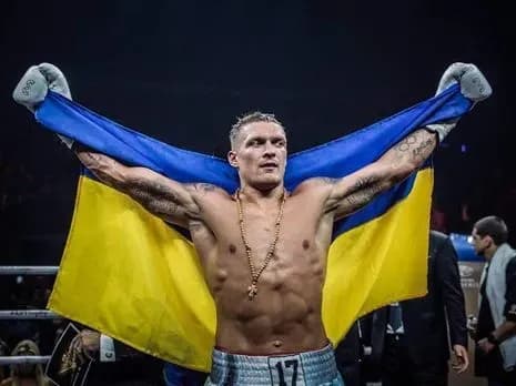 Зеленський привітав Усика з перемогою