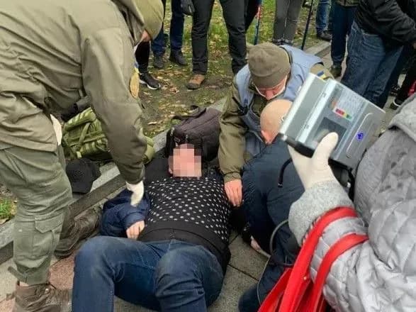 Чоловіку стало зле на акції під Радою