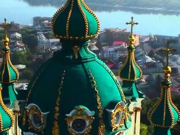 Новий антирекорд: у Києві за добу коронавірус підтвердили ще у близько 860 людей