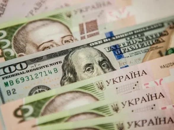 Официальный курс гривны установлен на уровне 28,11 грн/доллар