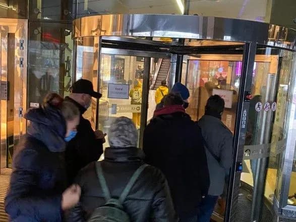 Эпицентр, Gulliver, Фокстрот: гиганты рынка массово игнорировали локдаун выходного дня в Киеве