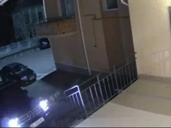 Два депутати від ЄС каталися на Gelandewagen по сходах житлового будинку