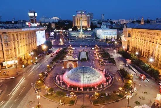 Зі столичного Глобусу у “чорну п’ятницю” евакуювали 2 тис. людей через загрозу вибуху