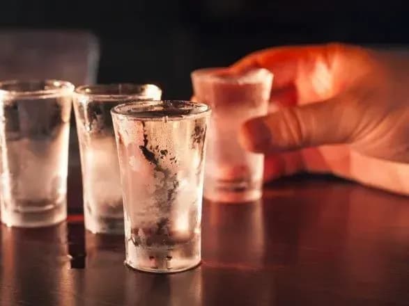 Австралійцям дозволили пити більше алкоголю: рекомендації органів охорони здоров’я