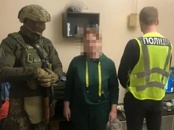 Організували "бізнес" на орендованих квартирах: у Києві викрили подружжя сутенерів