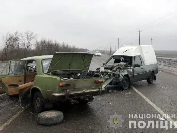 ДТП через літню гуму: у лікарні жінка і троє дітей