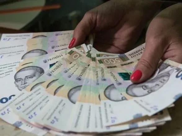 Понад 50 звільненим з полону українцям виплатять по 100 тис. гривень