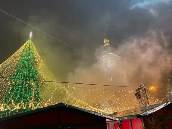 У Києві засяяла головна ялинка країни