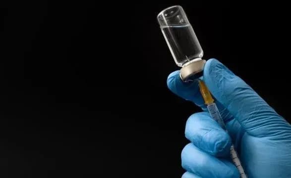 Масова вакцинація від COVID-19 в Україні: підписано Дорожню карту