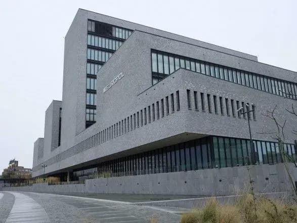 Європол попередив про загрозу шахрайства з вакцинами проти COVID-19