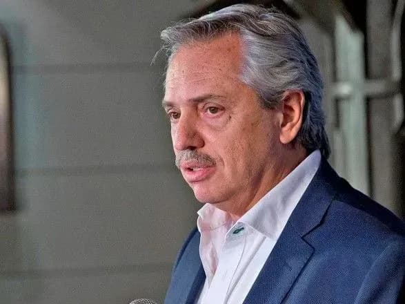 Пандемия: президент Аргентины заявил, что вокруг вакцин против COVID-19 "развернулась геополитическая битва"