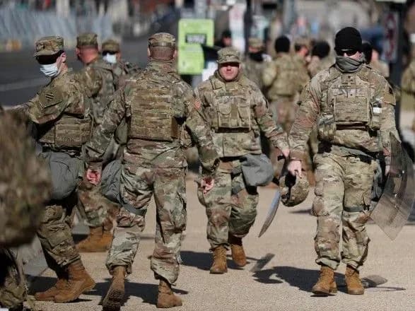 Спалах коронавірусу стався серед військових, які охороняли інавгурацію Байдена