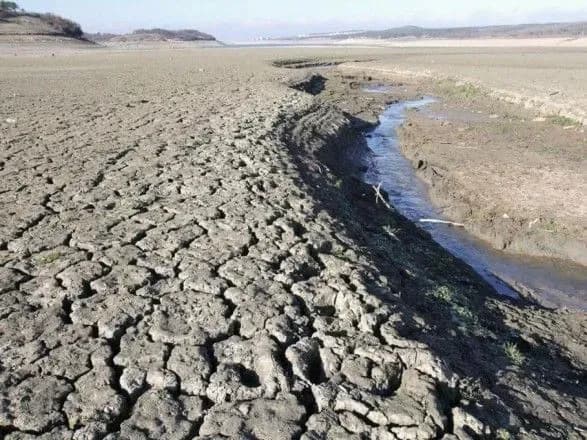 Може бути гірше, ніж у Сімферополі: у Криму обміліло ще одне водосховище