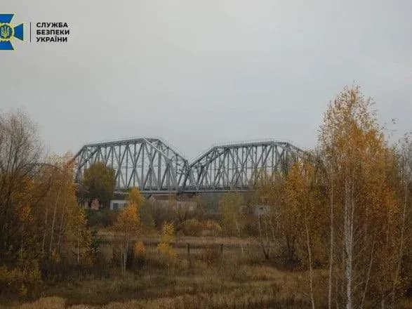 Посадовців "Укрзалізниці" викрили на розкраданні коштів на ремонті стратегічного об’єкту