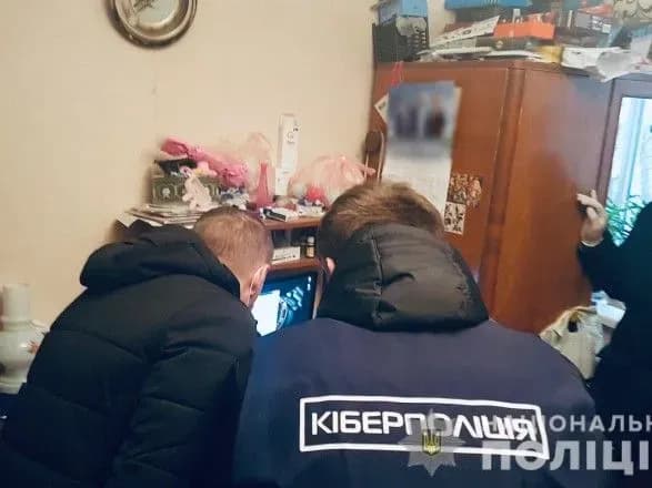 Затримано чоловіка за підозрою у ґвалтуванні дитини та зйомці з нею порно