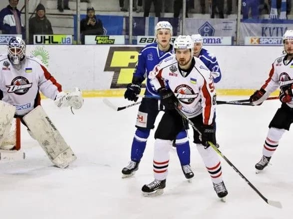 ХК "Сокол" в серии буллитов потерпел поражение от лидера чемпионата Украины