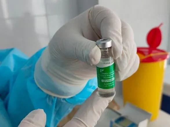 Кількість вакцинованих від COVID-19 в Україні наближається до 10 тисяч