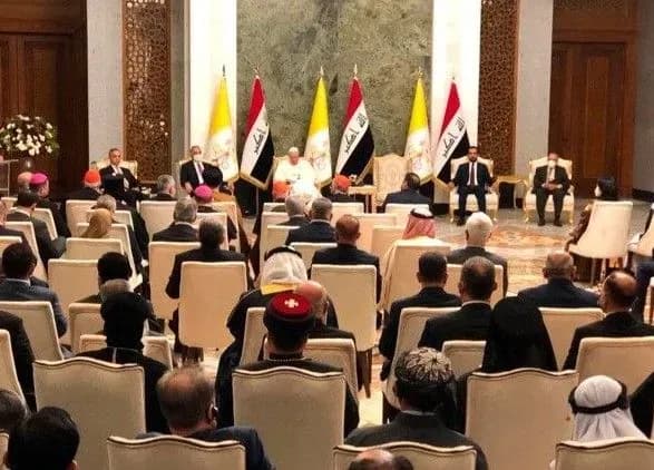 Папа Римский провел историческую встречу с великим аятоллой Ирака