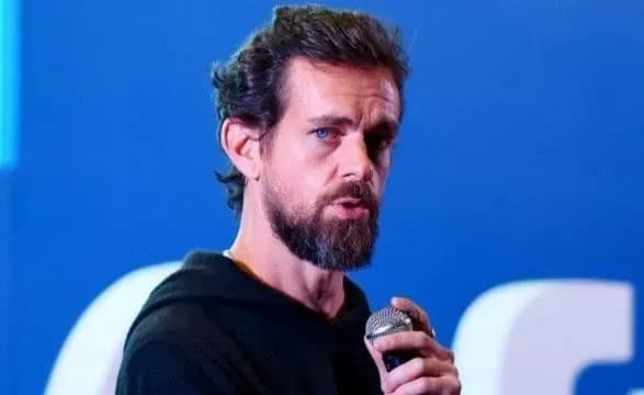 Глава Twitter пообіцяв направити гроші за перший твіт на допомогу бідним