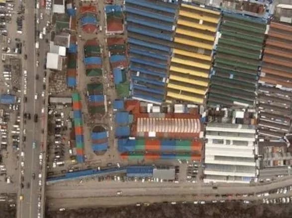 На фоні 90% заповненості "ковідних" ліжок Чернівці відновлять роботу найбільшого ринку