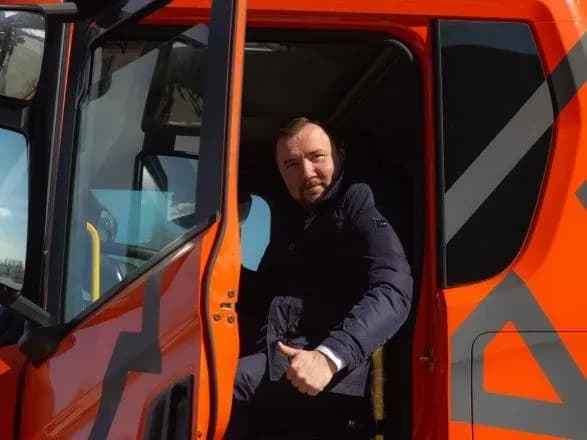 Жодних преференцій: "слуга народу" після катання на вантажівках Scania хоче навідати другу сторону конфлікту