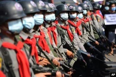 Вночі солдати М'янми вбили двох людей