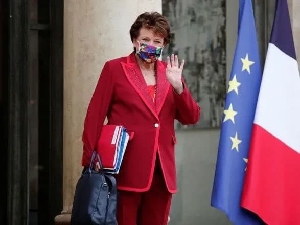 Скандал у Франції: глава Мінкульту республіки відвідала оперу за день до позитивного тесту на COVID-19