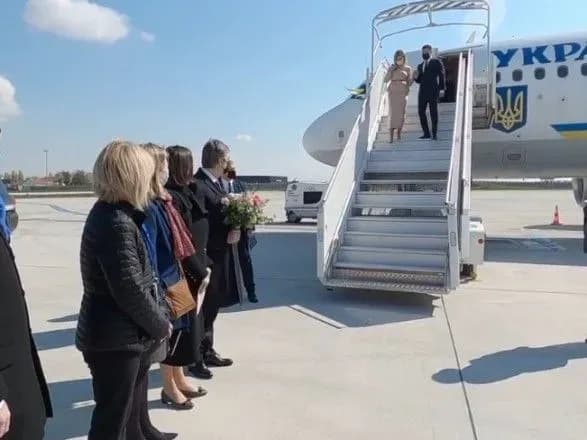 Зеленський з дружиною прибули до Франції