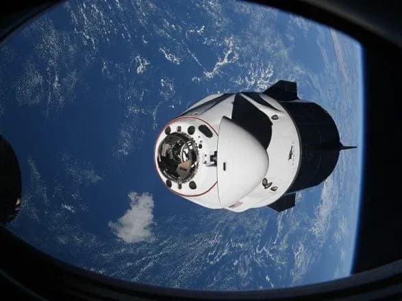 Корабель Crew Dragon з чотирма астронавтами повернувся на Землю