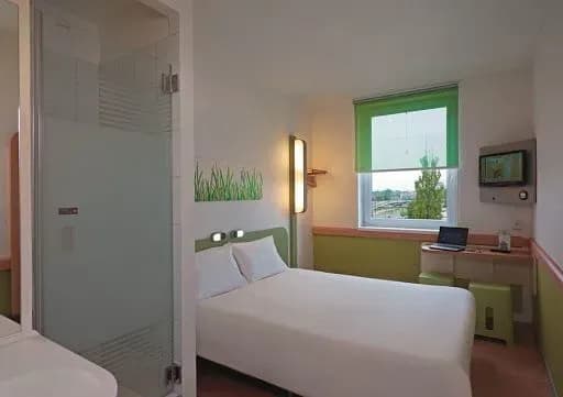 Польша открывает отели