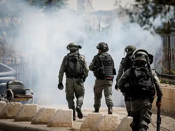 В Иерусалиме на Храмовой горе возобновились столкновения. Число пострадавших возросло до 305