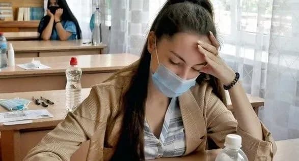 Сьогодні тестуванням з хімії розпочинається основна сесія ЗНО-2021