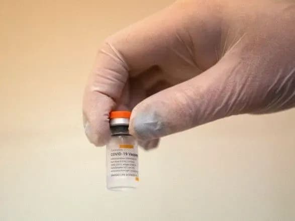 В Україну прибуло ще 500 тис. доз вакцини CoronaVac