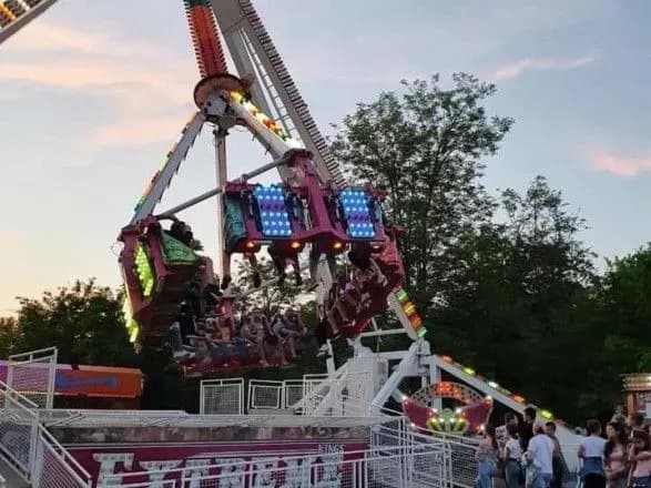 Из-за аварии карусели в Николаевской области пострадали три человека