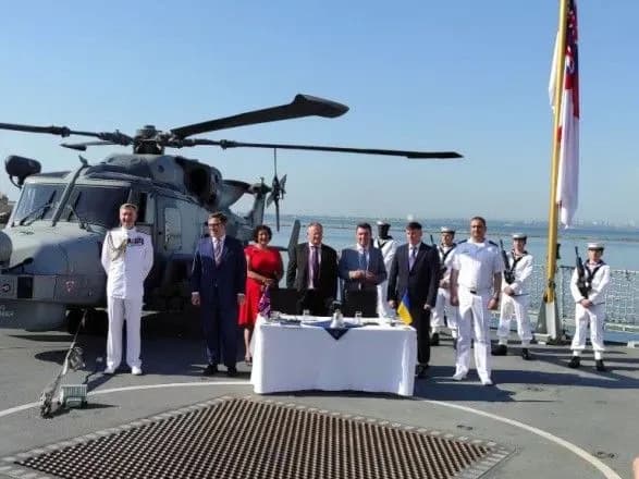 Україна та Велика Британія домовилися про спільне будівництво кораблів та баз для українських ВМС