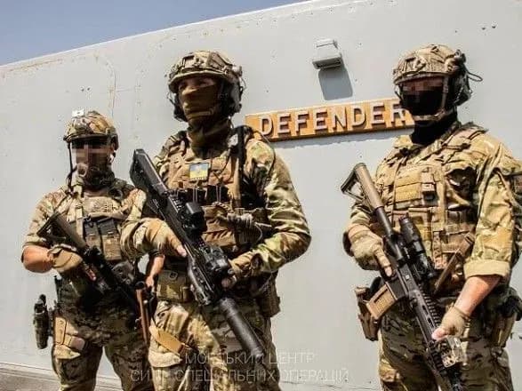 Очаківські десантники тренувалися на британському есмінці в Одеському порту