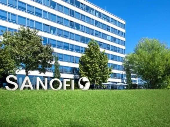 Франція обіцяє виготовити власну вакцину до грудня