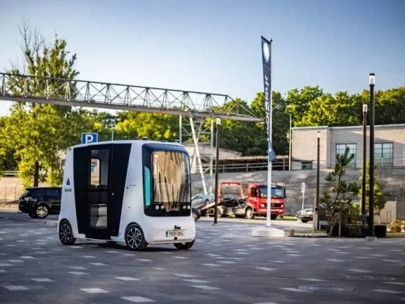 Сьогодні в Естонії запускають безпілотні автобуси