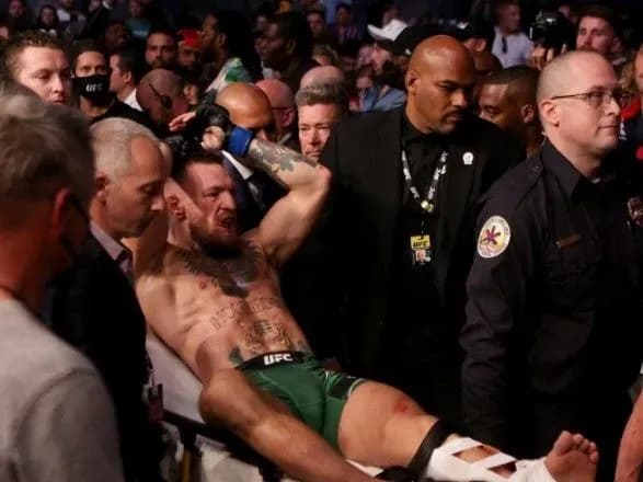 Макгрегор зламав ногу і програв бій Пор'є